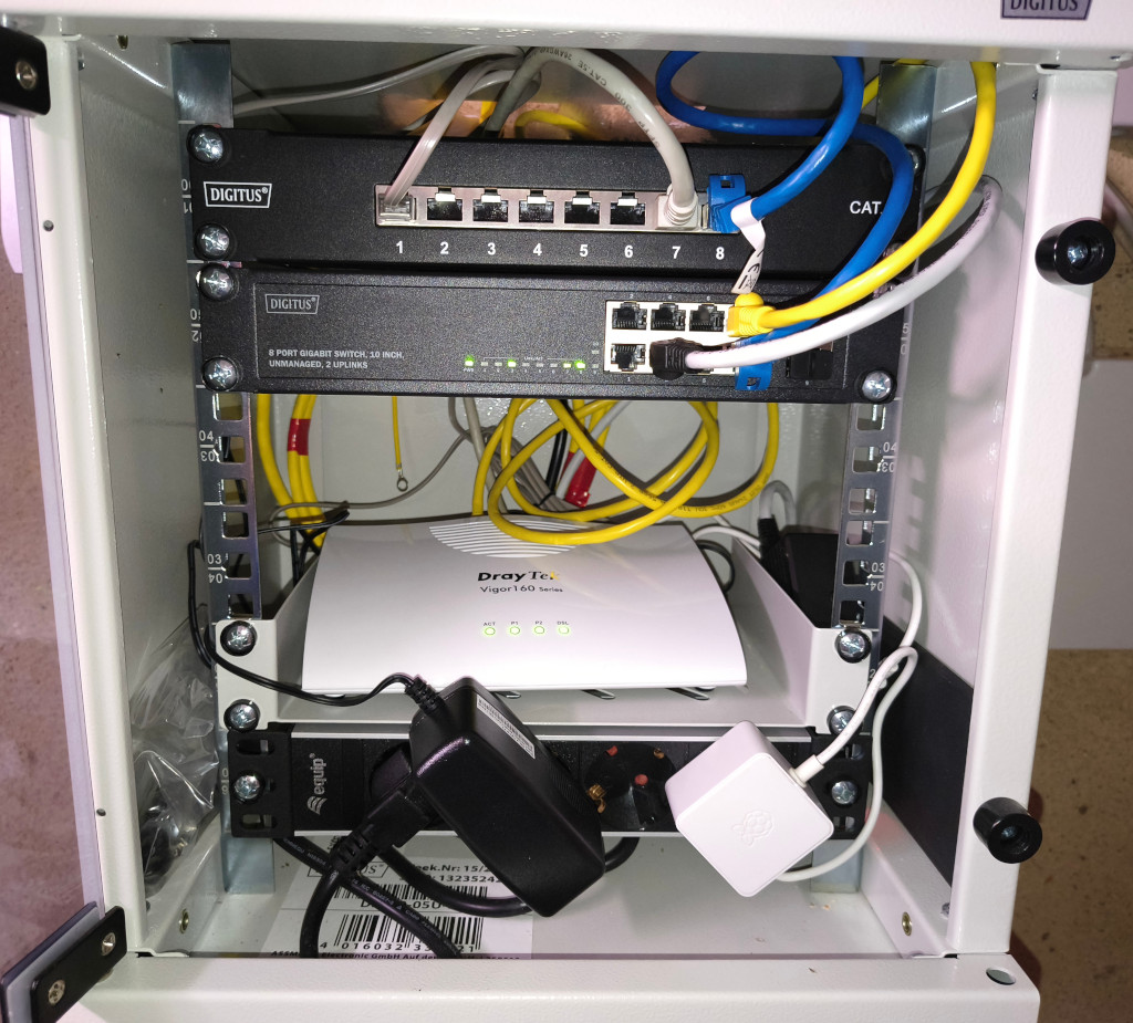 kleiner Netzwerkschrank 10 Zoll